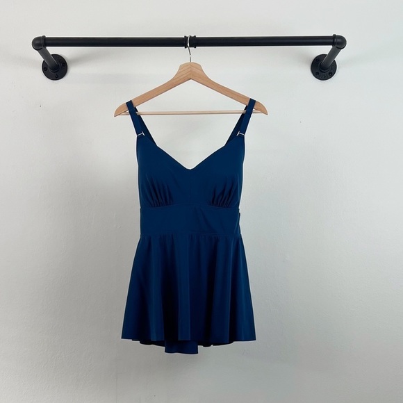 NWT Torrid Wire Free Cross Back Tankini Top in Blue - Picture 5 of 7